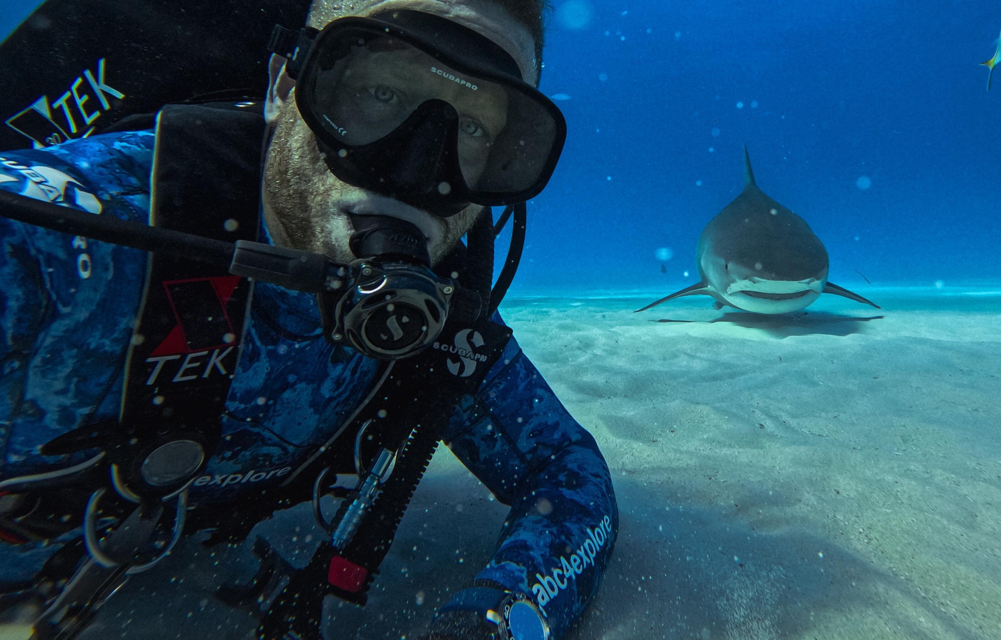 Kamera sportowa GOPRO HERO12 sport montaż nagrywanie stabilizacja montaż edycja filtry ostrość śledzenie tryby bateria akumulator zasilanie ładowanie rozdzielczość filmy obudowa odporność wielkość łączność sterowanie