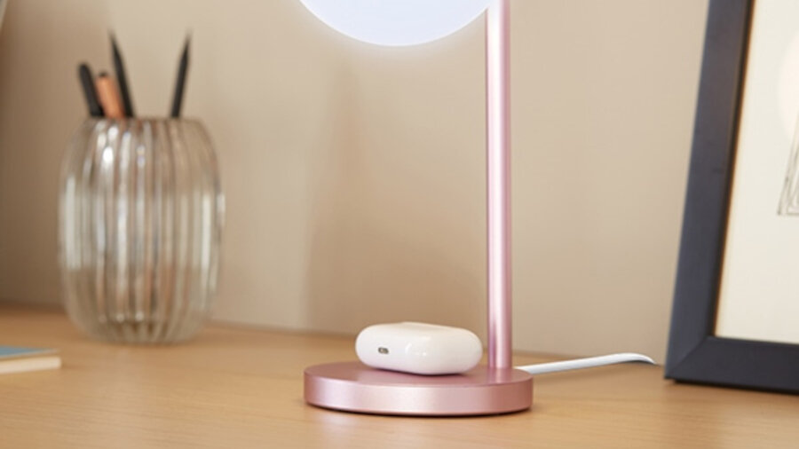 Lampa stołowa LEXON Bubble LH70X - ładowanie urządzeń