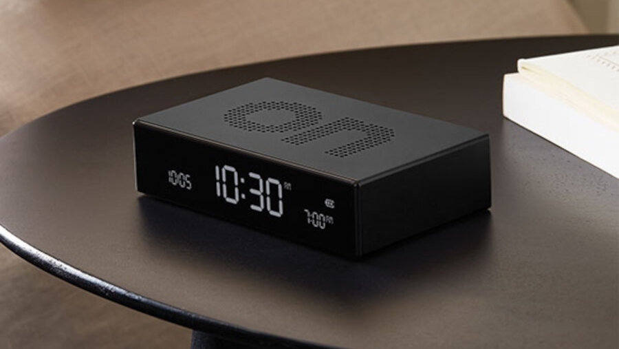 Budzik LEXON Flip Travel  - wyświetlacz