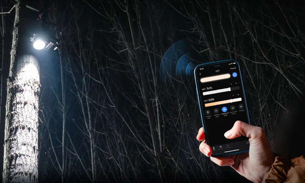 Lampa LED ZHIYUN Molus X100 COB Light Pro łączność Bluetooth aplikacja tryby