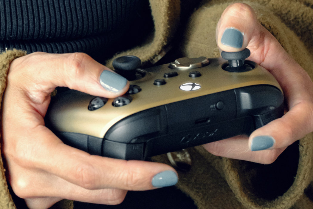 Kontroler MICROSOFT XBOX Series X Gold Shadow baterie USB-C hybrydowy kierunkowy tekstura połączenie