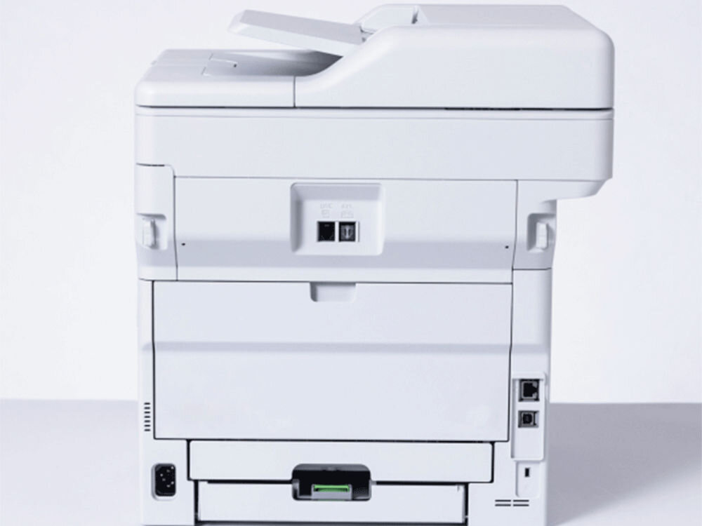 Urządzenie wielofunkcyjne BROTHER MFC-L5710DW Automatyczny druk dwustronny, Wi-Fi zbliżenie na urządzenie od tyłu na jasnym tle rozdzielczość druku wyraźny tekst wydruki korespondencja biurowa