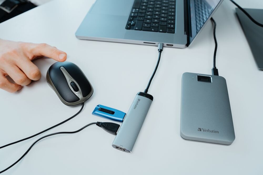Pendrive VERBATIM V3 Max 128GB predkosc, przesyl, pojemnosc, pendrive podlaczony do hubu, transfer, pliki