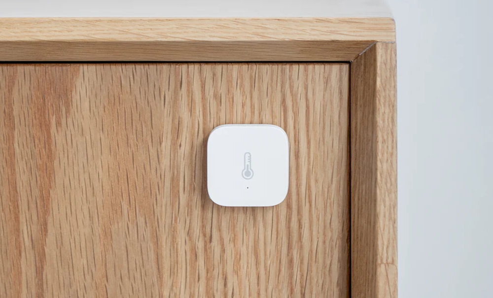 AQARA TH-S02D Aplikacja Aqara Home konfigurowanie powiadomień monitorowaniu pokoju dziecka, piwnicy czy oranżerii  czujnik zamontowany na szafce