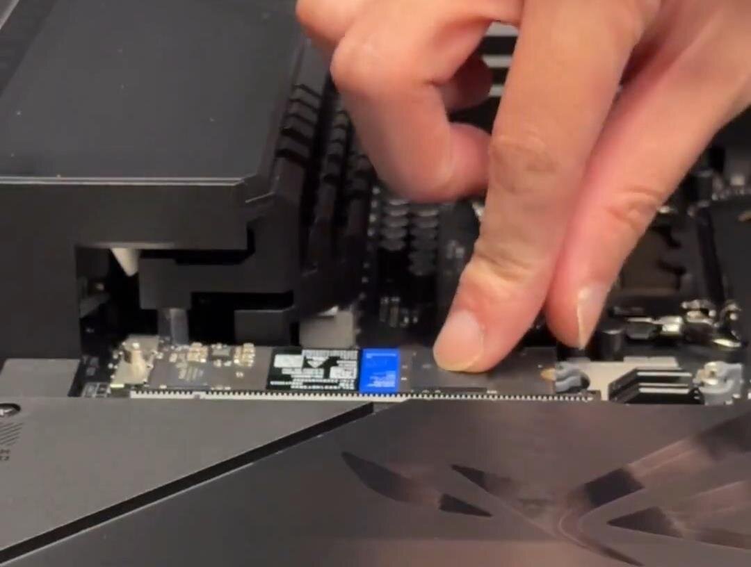 Płyta główna ASUS ROG Strix Z790-E Gaming WiFi II - Q-Latch
