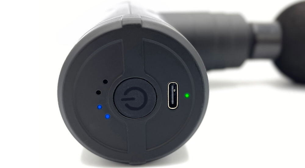 Masażer ręczny Gun MEDIA-TECH MT6526 gniazdo USB-C szybkie wygodne ładowanie zestaw przewód USB-C/USB-A naładowanie urządzenia wbudowany akumulator litowo-jonowy praca do 90 minut jedno ładowanie 2-3 godziny kilka sesji masażu
