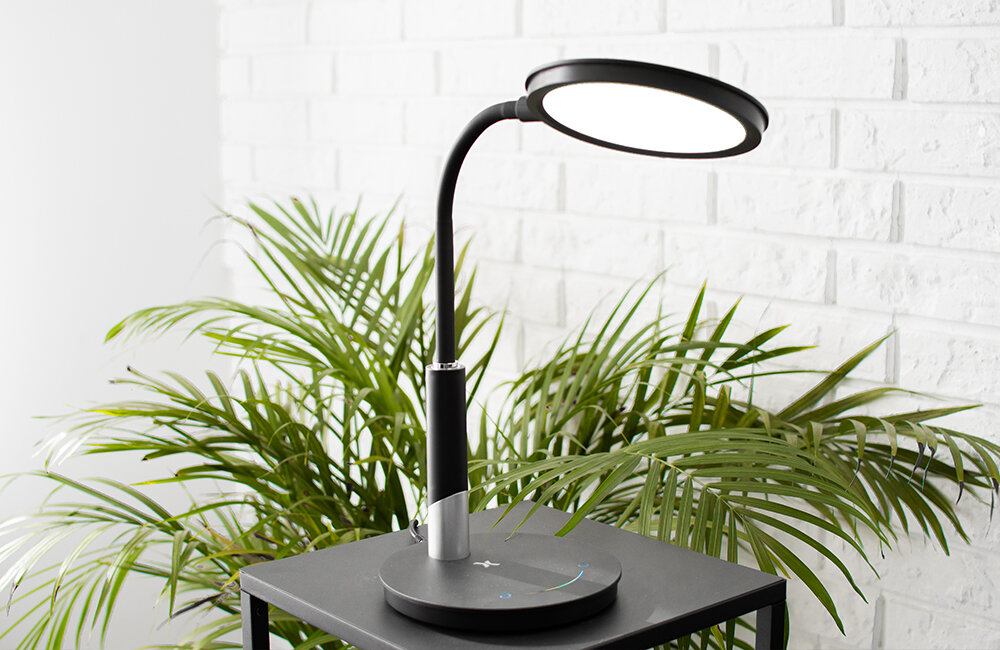 Lampa biurkowa LED MAXCOM ML 5200 Panama Biała minimalistyczny wyglad oryginalna forma stonowane kolory przewod 1,3 metra wtyczka 220-240 V 12V 50/60Hz