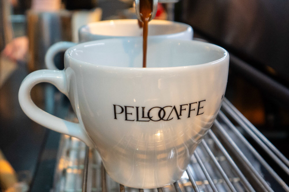 Kawa ziarnista PELLO CAFFE Crema 1.1 kg 10% więcej wysoka jakosc ziarna Arabica Robusta marcepanowy posmak smak aromat