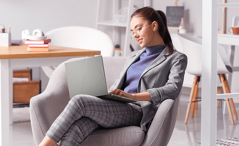 Laptop ASUS ZenBook UM3504DA-NX163W 15.6 R7-7735U 16GB RAM 1TB SSD Windows 11 Home bateria czas działania pojemność ładowanie