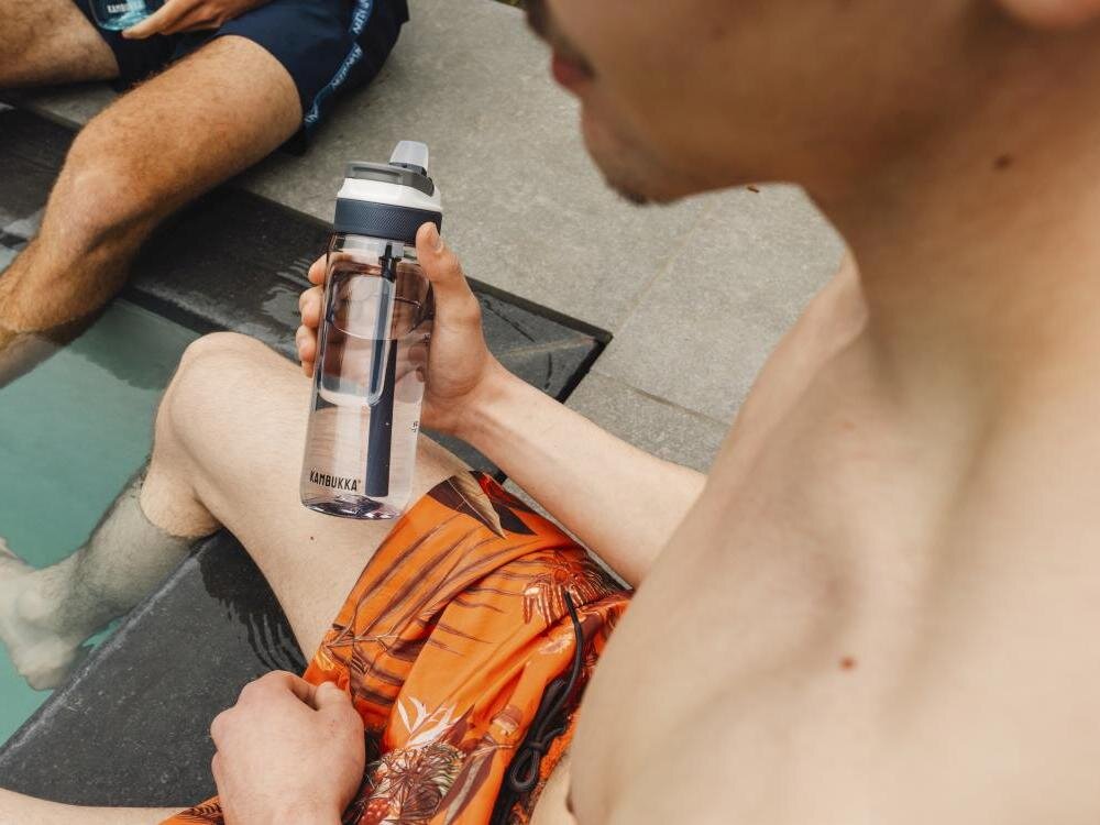 Butelka tritanowa KAMBUKKA Lagoon 750 ml Mango Tango Pomarańczowy uchwyt wyprofilowana