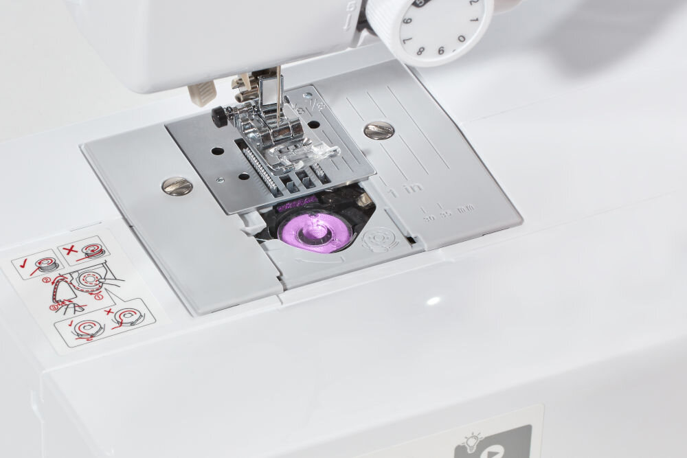 Maszyna do szycia  BROTHER  FS20S chwytacz rotacyjny łatwy monraż spodniej szpulki od góry szybkie ładowanie bębenka rozwiązanie techniczne maszyny domowe eliminacja drgań cicha praca minimalizacja problemów z plątaniem i awariami