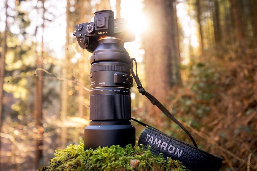 Obiektyw TAMRON 150-500 mm f-5-6.7 Di III VC VXD zoom ogniskowa przysłona montaż ostrość zdjęcia stabilizacja filmy