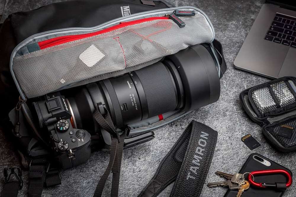 Obiektyw TAMRON 150-500 mm f-5-6.7 Di III VC VXD zoom ogniskowa przysłona montaż ostrość zdjęcia stabilizacja filmy