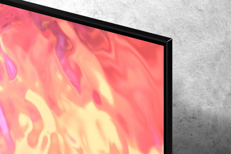У деталях, представлених на фотографіях, можна побачити, як елегантно виглядає телевізор Samsung