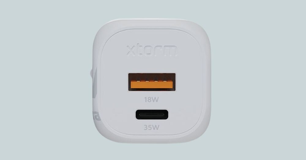 Ladowarka sieciowa XTORM GaN2 Ultra 35W dwa urządzenia jednocześnie, o 70% mniejsza