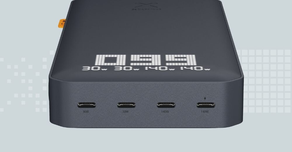 Powerbank XTORM Titan Ultra 200W 27000 mah, dwa porty usb-c o mocy 140w