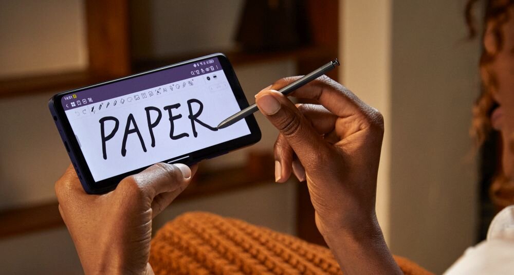 Smartfon TCL 40 Nxtpaper ekran bateria aparat procesor ram pamięć pojemność rozdzielczość zdjęcia filmy opis dane cechy blokady system łączność wifi bluetooth obudowa szkło odporność porty muzyka transfer sieć przekątna matryca waga czujniki oled amoled ips