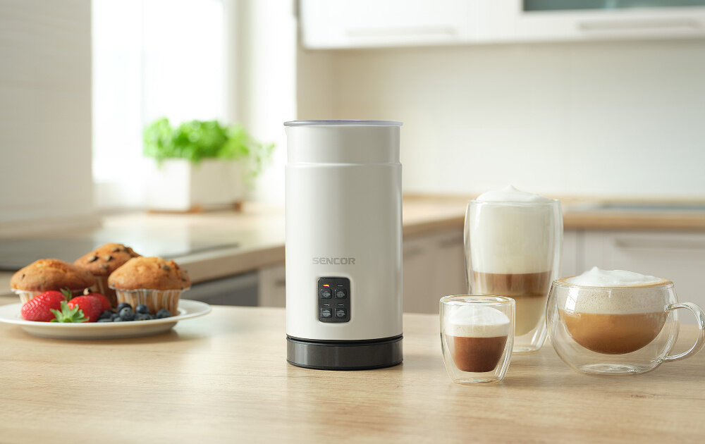 Spieniacz SENCOR SMF 2030WH Biały wygląd design prezentacja wizualizacja tło Spienianie mleka bez wysiłku