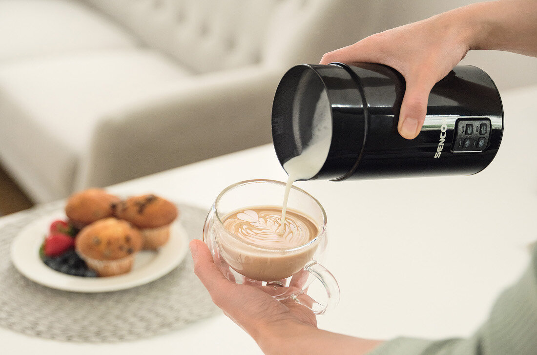 Spieniacz SENCOR SMF 2031BK Czarny Stała moc i szybkie działanie w kilka chwil ulubione napoje bez czekania Podwójne ścianki ochrona  bezpieczeństwo użytkowania