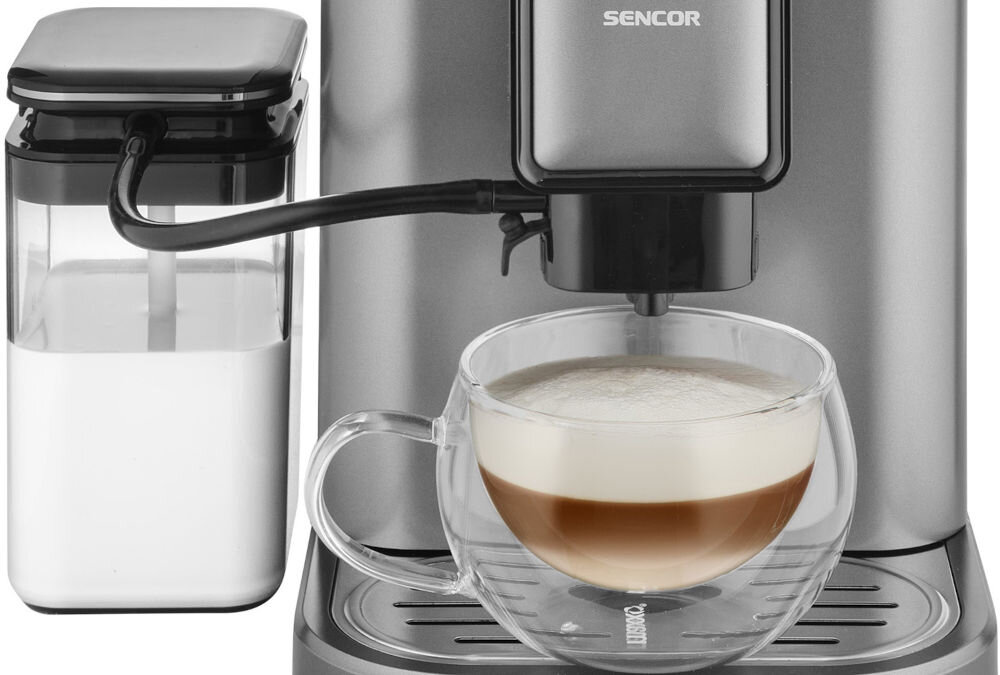 Ekspres SENCOR SES 8000BK funkcja pamięci rozmiaru filiżanki podświetlenie filiżanki wygoda użytkowania alarmy konieczność uxzupełnienia wody ziaren kawy pełnym zbiorniku na fusy  utrzymanie ekspresu w idealnym stanie wskaźnik usuwania kamienia program odkamieniania trwałość efektywne niezawodne działanie