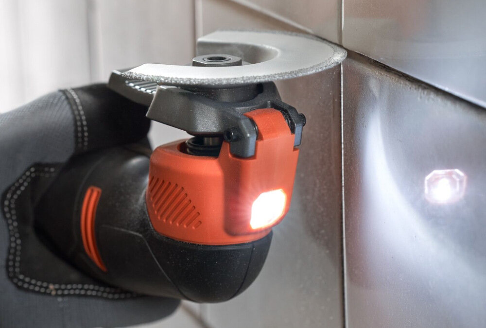 Narzędzie wielofunkcyjne BLACK&DECKER BDCOS18D1K sna dioda LED doswietli kazda przestrzen