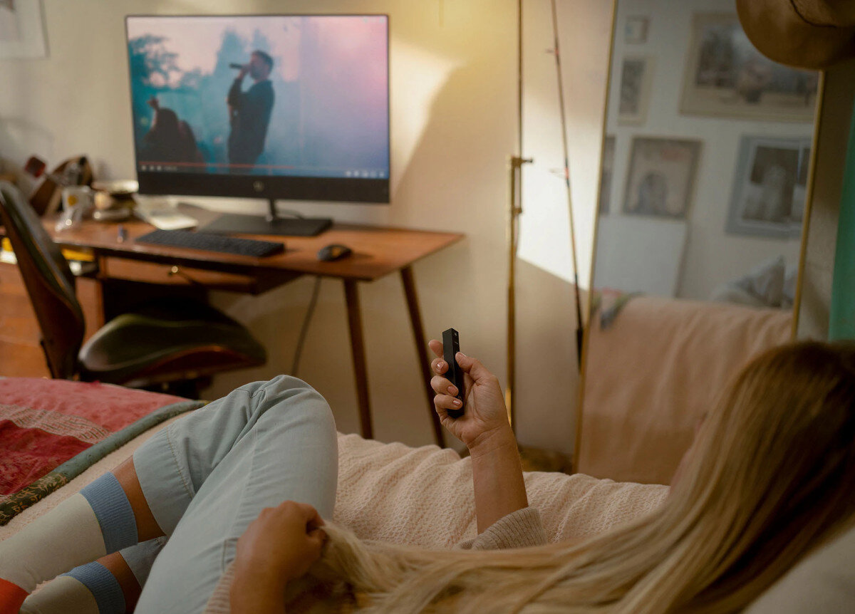 Komputer HP Pavilion 32-b0262nw 31.5 IPS i5-12400T 16GB RAM 1TB SSD Windows 11 Home ekran wyświetlacz przekątna jakość kolory głośniki audio dźwięk