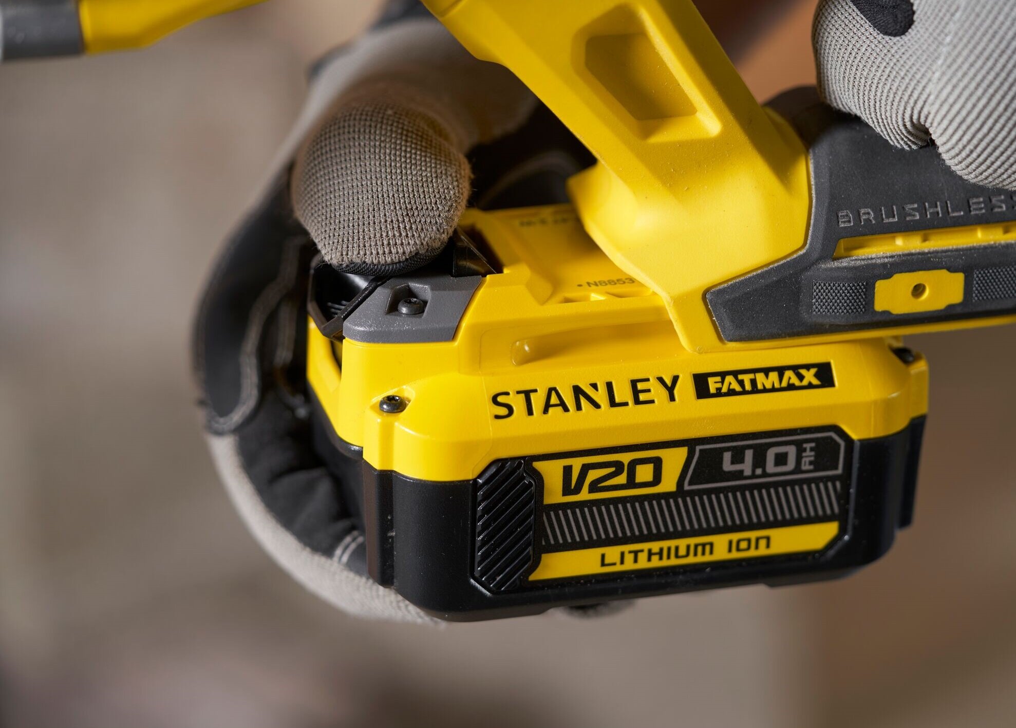 Zestaw STANLEY SFMCK216MDS akumulatory z serii FATMAX 20V nie maja efektu pamieci minimalnego samorozladowania wskaznik naladowania