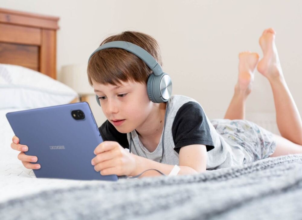 Tablet DOOGEE U10   ekran bateria aparat procesor ram pamięć pojemność rozdzielczość zdjęcia filmy opis dane cechy blokady system łączność wifi bluetooth obudowa szkło odporność porty muzyka transfer sieć przekątna matryca waga czujniki oled amoled ips