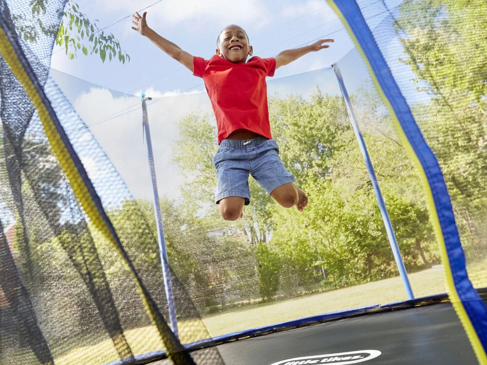 Trampolina LITTLE TIKES 657054E7C 300 cm błyszcząca podkładka bezpieczeństwa stelaż ze stali ocynkowanej szerokość 300 cm wysokość 245 cm