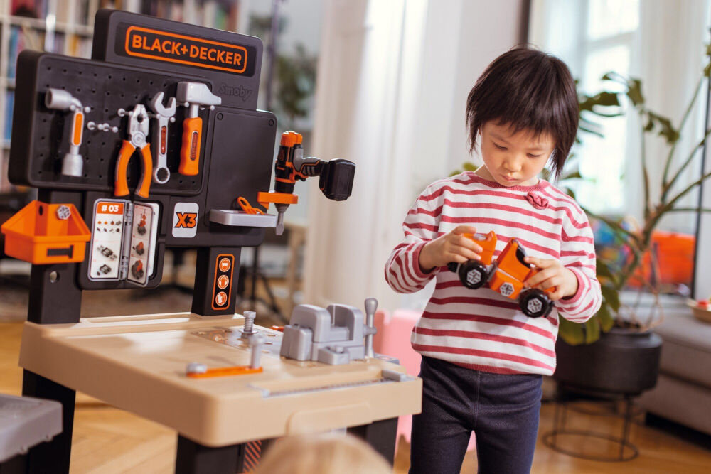 Zabawka warsztat SMOBY Black&Decker 7600360726WEB możliwość złożenia prawdziwego samochodu z zestawu konstrukcyjnego