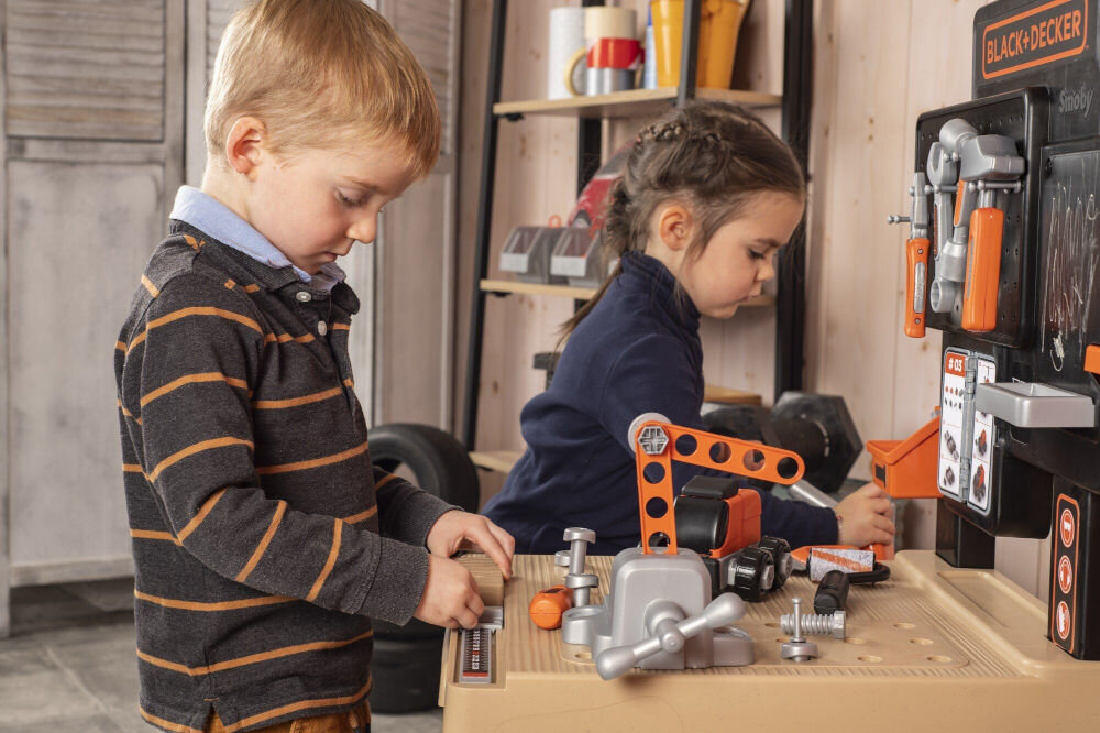 Zabawka warsztat SMOBY Black&Decker 7600360726WEB wspaniały prezent możliwość zapoznania się z różnymi narzędziami oraz ich funkcjami w całkowicie bezpiecznych warunkach