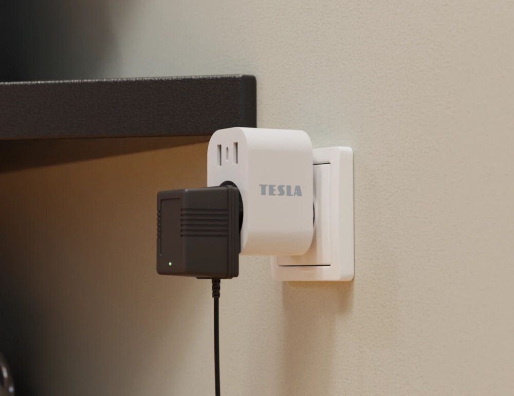 Inteligentne gniazdko TESLA SP300 TSL-SPL-SP300-3USB Wi-Fi gniazdko dwa porty USB-A USB-C łatwe ładowanie