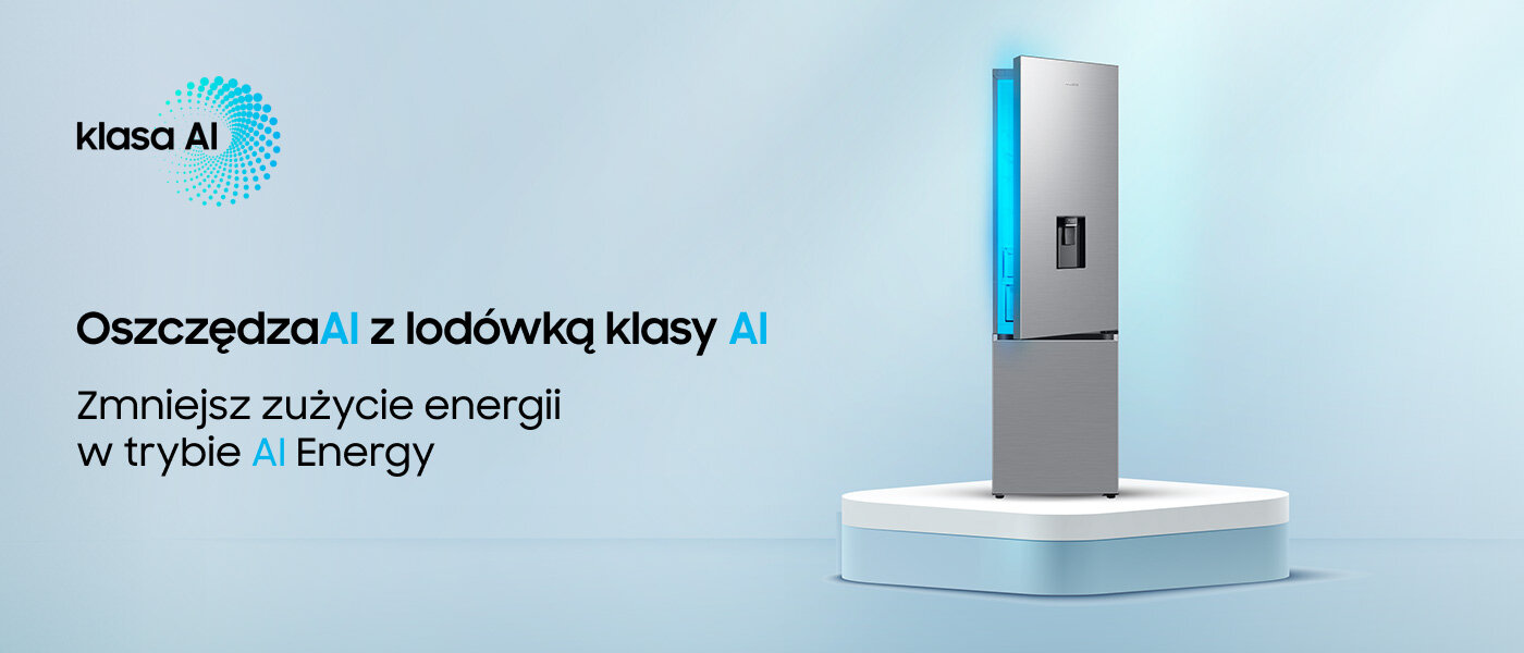 Obraz przedstawia lodówkę na podwyższeniu, z niebieskim podświetleniem. Tekst na obrazie: \'klasa AI Oszczędzaj z lodówką klasy AI Zmniejsz zużycie energii w trybie AI Energy\'.