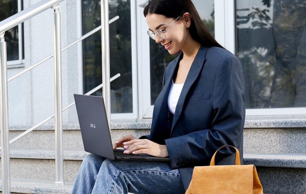 Laptop ASUS ExpertBook B1502CVA-BQ0112X 15.6 i7-1355U 16GB RAM 512GB SSD Windows 11 Professional cechy zalety opis przeznaczenie