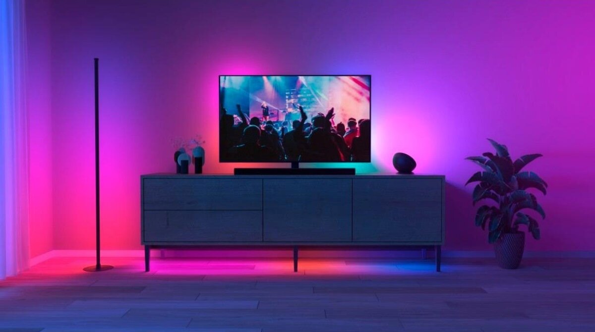 Lampa stołowa Hama sterowanie głosowe kompatybilność z Amazon Alexa Google Assistant Siri Shortcuts