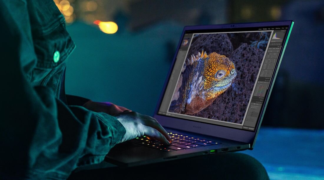 Laptop RAZER Blade 15 - NVIDIA GeForce RTX 40