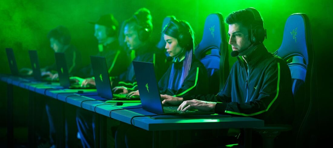 Laptop RAZER Blade 18 K9-NT - Thunderbolt 4 USB-C USB-A 