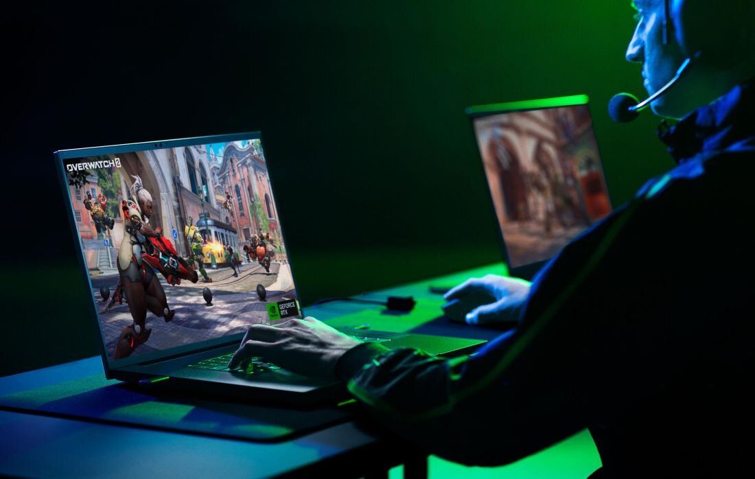 Laptop RAZER Blade 18 K9-NT - Laptop