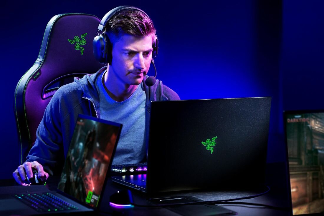 Laptop RAZER Blade 18 K9-NT - Kompaktowa obudowa 