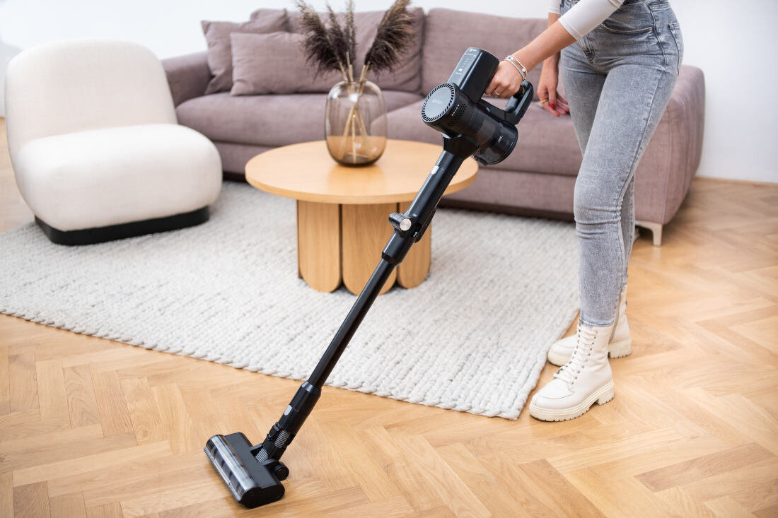 Odkurzacz LAUBEN Stick Vacuum & Mop 3in1 Pet Deluxe 400BC moc ssania wysoka jakość konstrukcja korpus metalowe części czarna matowa powierzchnia