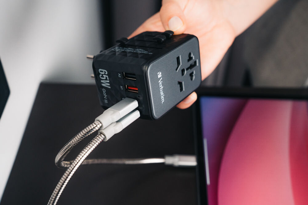 Adapter podróżny VERBATIM UTA-05 2 x USB (Globalny) USB-A AC 100 250 V