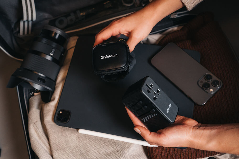 Adapter podróżny VERBATIM UTA-05 2 x USB (Globalny) FCC UKCA CE ROHS zaślepki