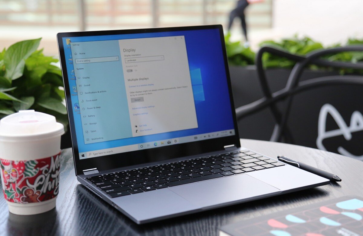 Laptop CHUWI FreeBook 2023 13.5 IPS Celeron N100 12GB RAM 512GB SSD Windows 11 Home wielkość obudowa mobilność