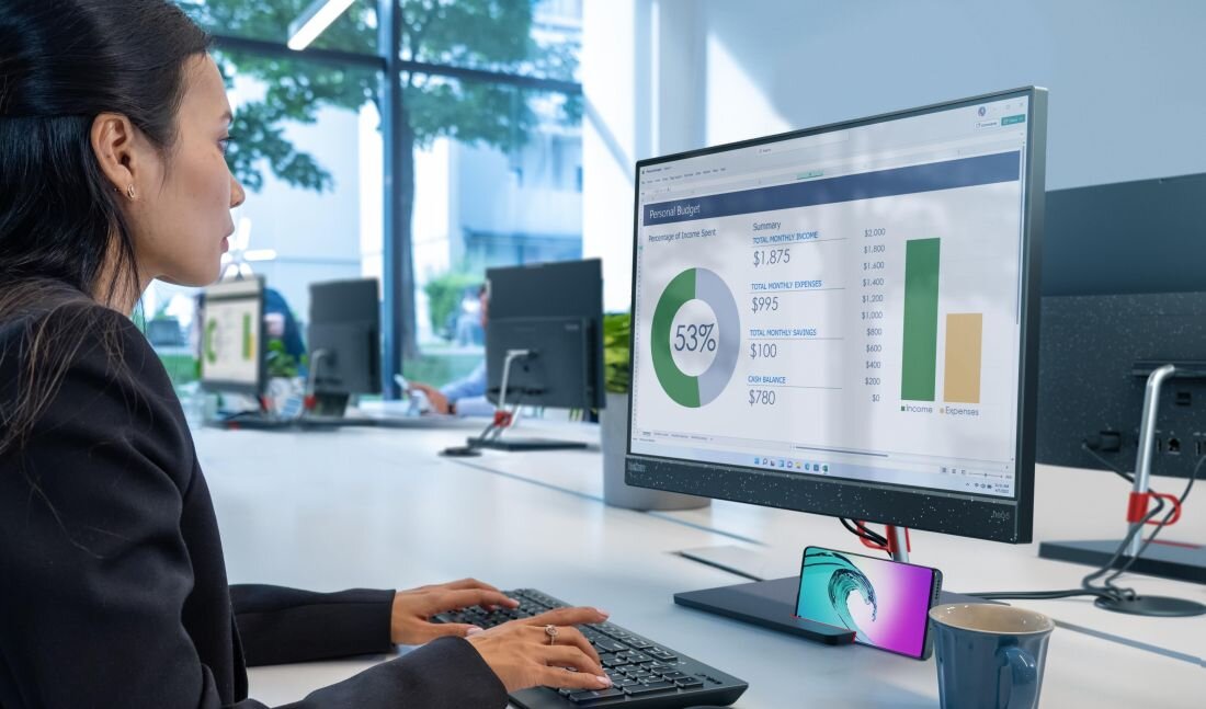 Komputer LENOVO ThinkCentre neo 50a - LENOVO Smart Appearance AI Meeting Manager