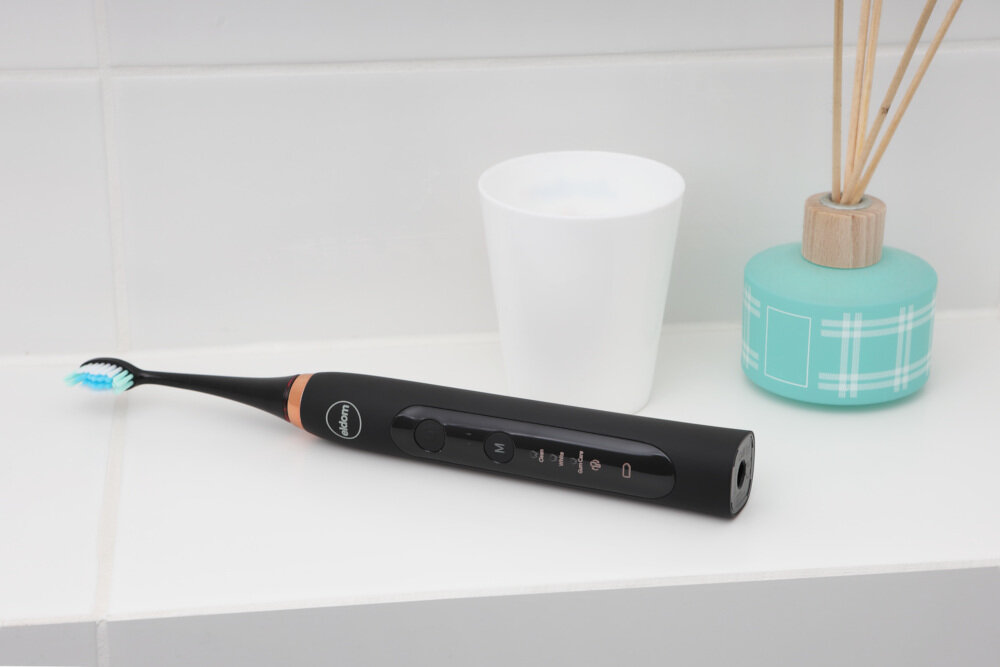 Szczoteczka soniczna ELDOM SD210C 9 ustawien pracy 3 tryby pracy 3 poziomy intensywnosci