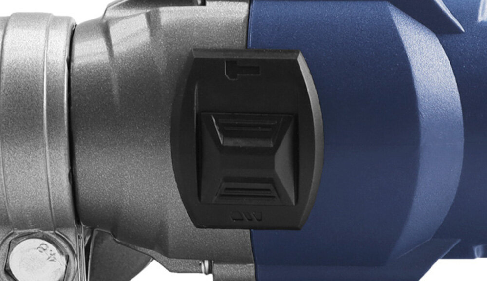 Wiertarka udarowa CELMA PROFESSIONAL PRCm 13GEO zbliżenie na przełącznik funkcji funkcja udaru o częstotliwości do 44800/min wiercenie w betonie i innych twardych materiałach otwory powstają szybciej praca przy mniejszym wysiłku fizycznym