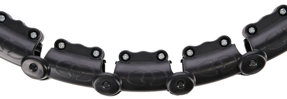 Hula hop HMS HHW11 Plus Size Czarny trening i masaż wypustki na obręczy stymulacja ciała ruch obręczy generuje przyjemny masaż poprawa krążenia wspomaganie redukcji cellulitu łatwa regulacja intensywności masażu dostosowanie treningu