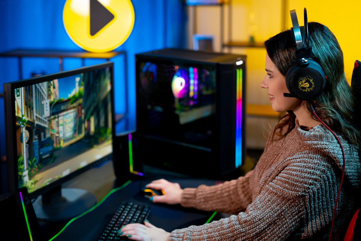 Komputer MAD DOG BQ500FX-A08WR16 R7-5700X 16GB RAM 1TB SSD Radeon RX6800 Windows 11 Home przeznaczenie cechy zalety opis testy