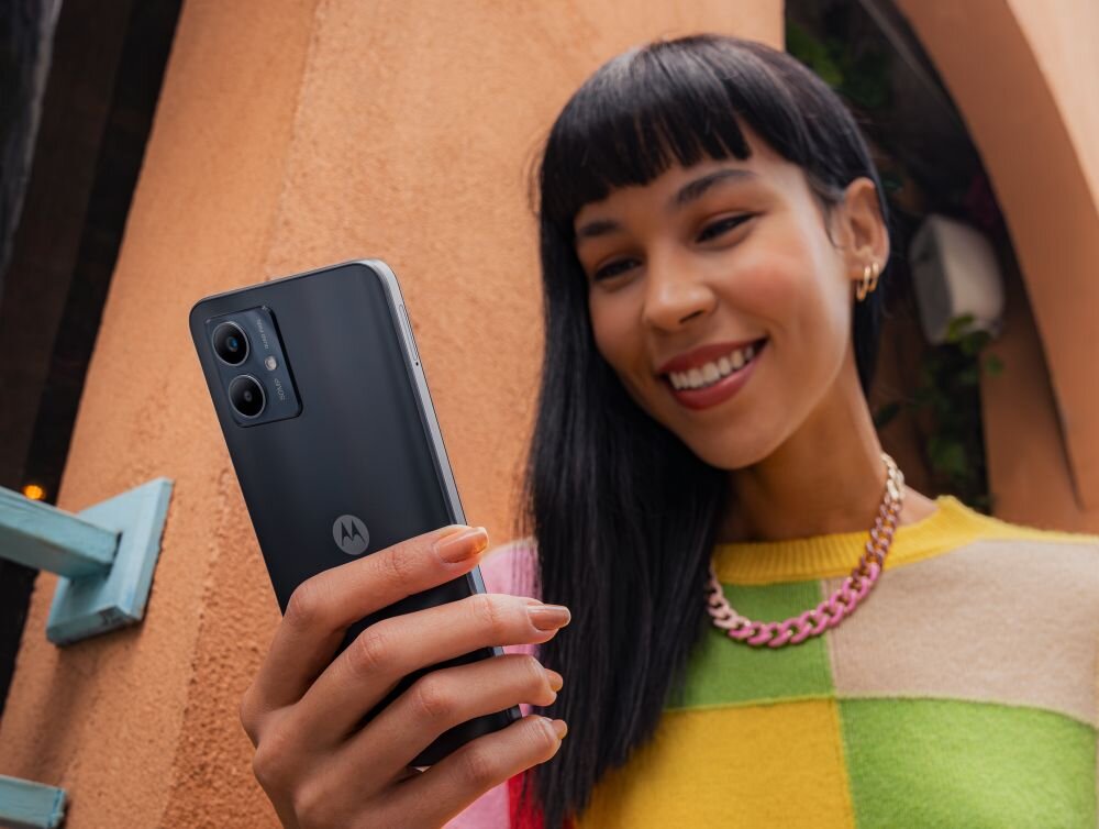 Smartfon MOTOROLA Moto G14 ekran bateria aparat procesor ram pamięć pojemność rozdzielczość zdjęcia filmy opis dane cechy blokady system łączność wifi bluetooth obudowa szkło odporność porty muzyka transfer sieć przekątna matryca waga czujniki oled amoled ips