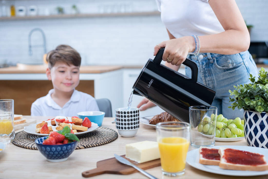 Czajnik LAUBEN Electric Kettle 1800BC Styl funkcjonalność Kontrola temperatury precyzja smak napoje wartości odżywcze termostat temperatura dostosowanie Funkcja Keep Warm czas